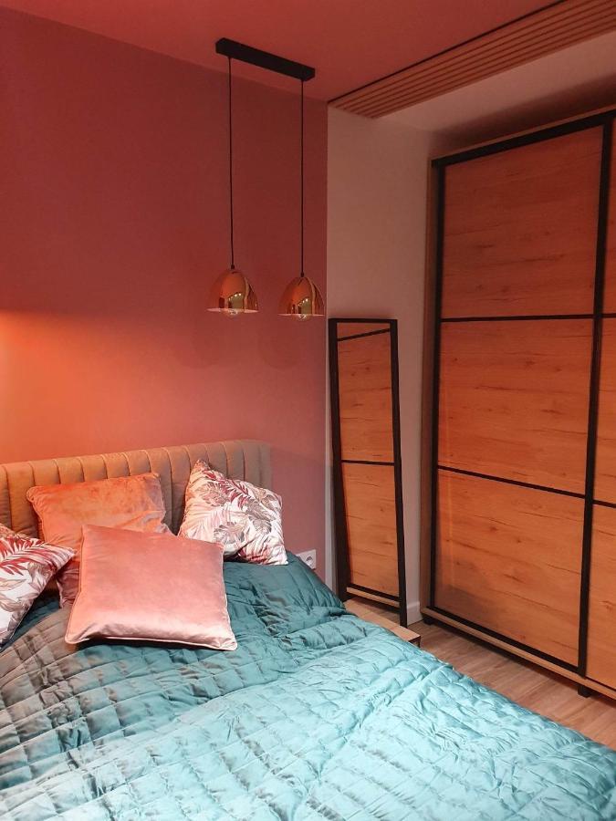Apartament 3 Pokojowy Lub Pokoj W Mieszkaniu W Nowym Bloku Varsóvia Exterior foto