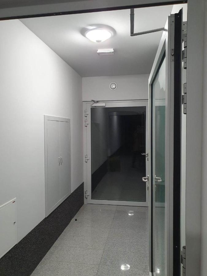 Apartament 3 Pokojowy Lub Pokoj W Mieszkaniu W Nowym Bloku Varsóvia Exterior foto