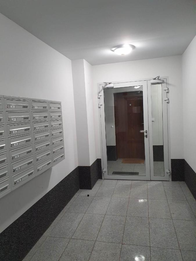 Apartament 3 Pokojowy Lub Pokoj W Mieszkaniu W Nowym Bloku Varsóvia Exterior foto