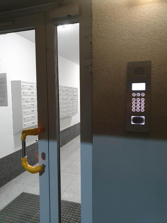 Apartament 3 Pokojowy Lub Pokoj W Mieszkaniu W Nowym Bloku Varsóvia Exterior foto