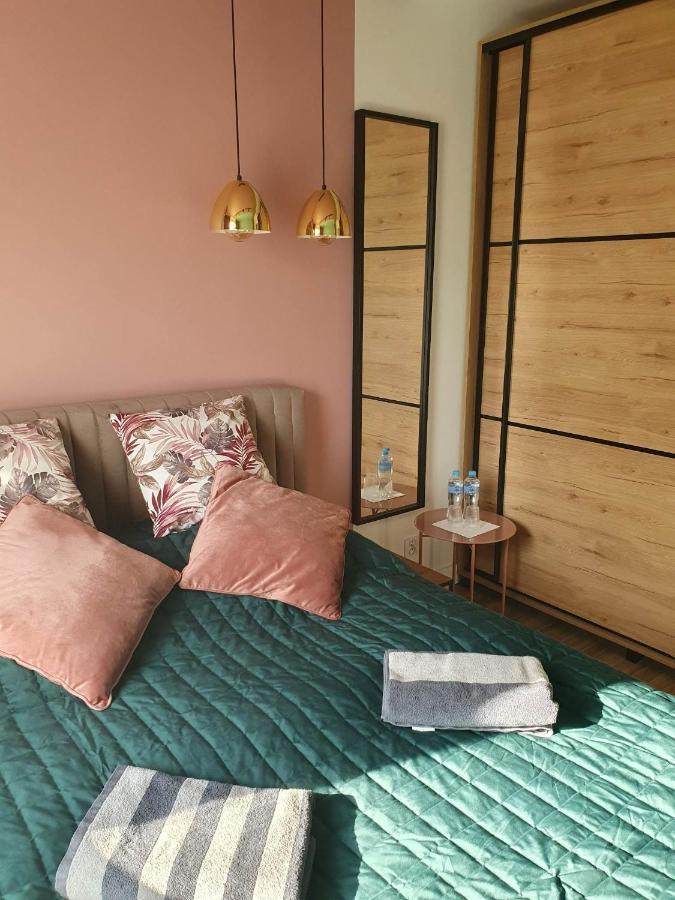 Apartament 3 Pokojowy Lub Pokoj W Mieszkaniu W Nowym Bloku Varsóvia Exterior foto
