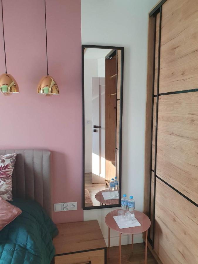 Apartament 3 Pokojowy Lub Pokoj W Mieszkaniu W Nowym Bloku Varsóvia Exterior foto