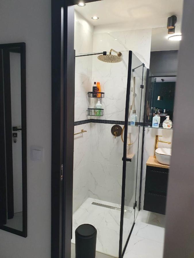 Apartament 3 Pokojowy Lub Pokoj W Mieszkaniu W Nowym Bloku Varsóvia Exterior foto